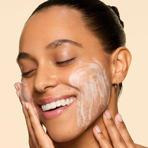 Honest Beauty Sensitive Skin Calming Cream Cleanser – Gentle Hydrating Vegan Cleanser, 4 fl oz
