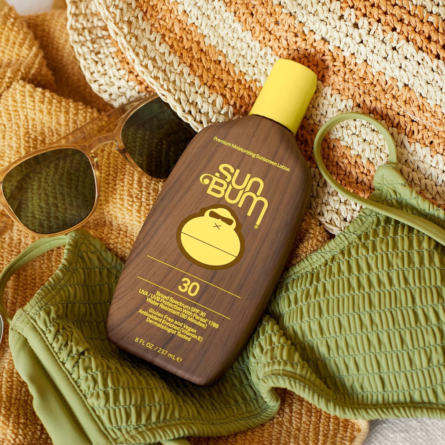Sun Bum Original SPF 30 Sunscreen Body Lotion - Broad Spectrum Moisturizing Sunscreen with Vitamin E - Hawaii 104 Act Compliant (Made without Octinoxate & Oxybenzone) - 8 oz